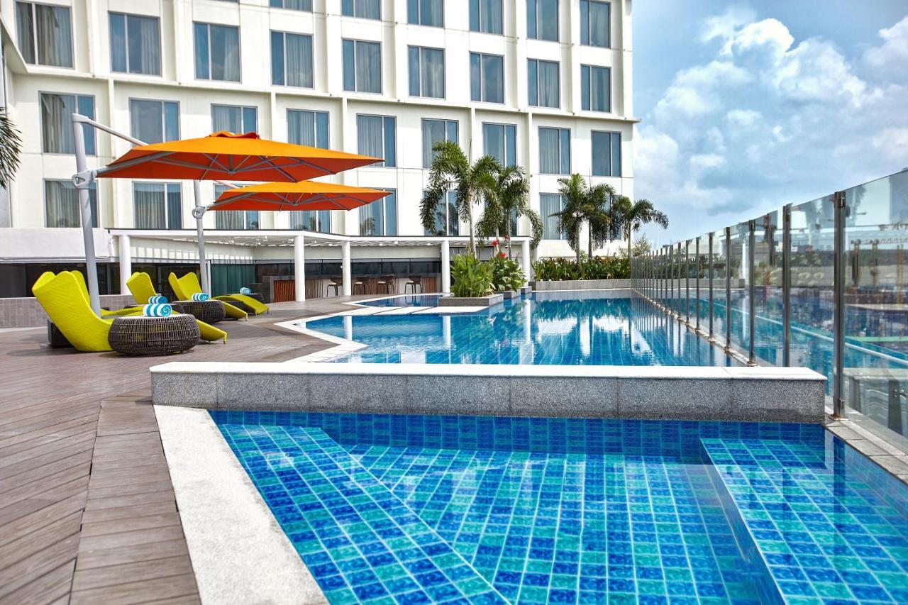 Kingsford Hotel Manila Paranaque City Exterior foto